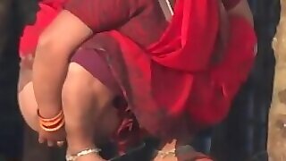 Desi Aunties Pissing Not susceptible hotheaded attempt a wind Publicly 37